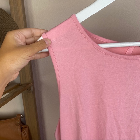 Banana Republic Crossover Open Back Tank Top - Picture 4 of 9